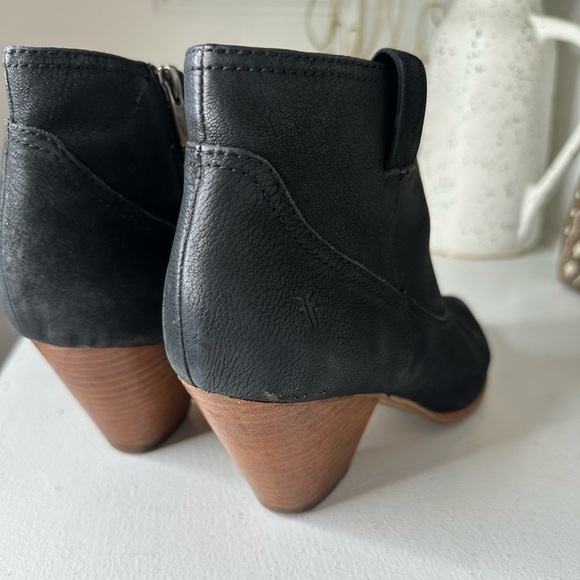 Frye Black Reina Leather Western Ankle Booties - Size 7.5M - Picture 8 of 10